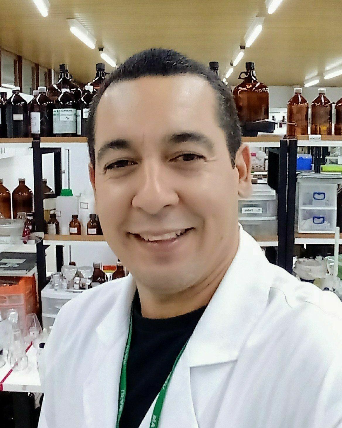 Professor Emmanoel Vilaça Costa é docente do Departamento de Química da Ufam e tem experiência na área de Química Orgânica com ênfase em Química de Produtos Naturais e Ressonância Magnética Nuclear